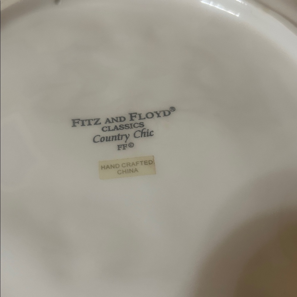Fitz and Floyd Country Chic Handcrafted Detailed Plate with cow bird & flowers - Picture 4 of 6